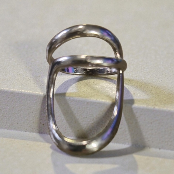 Jewelry - Elegant Silver Women's Ring